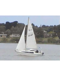 Roberts 22 Trailer Sailer Gallery -  out sailing on the water p5