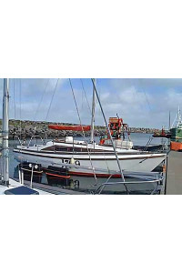 Adventurer 25 Trailer Sailer Gallery - the modified deck styling 