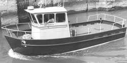 Roberts Coastworker 30 powerboat sea trials 01