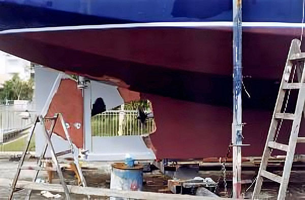 Mauritius / Norfolk 43 Rudder Modification - note the vertical rudder post